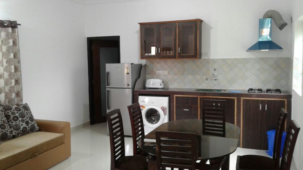 Esha Apartment Калангут Экстерьер фото