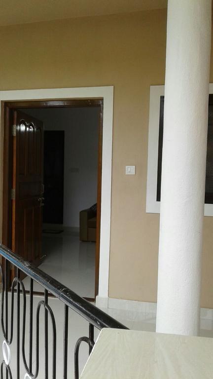 Esha Apartment Калангут Экстерьер фото